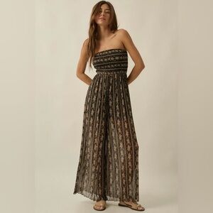 🆕🤍BLACK FLORAL JUMPSUIT (pre order ships may)